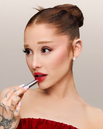 🔥 Ariana grande  page leaked private photo uncensored full