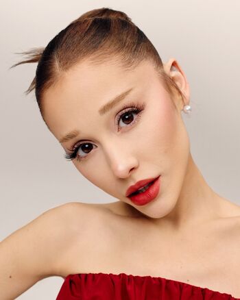 🔥 Ariana grande  page leaked private photo uncensored full