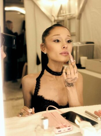 🔥 Ariana grande  page leaked private photo uncensored full