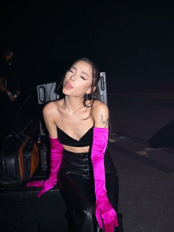 🔥 Ariana grande  page leaked private photo uncensored full