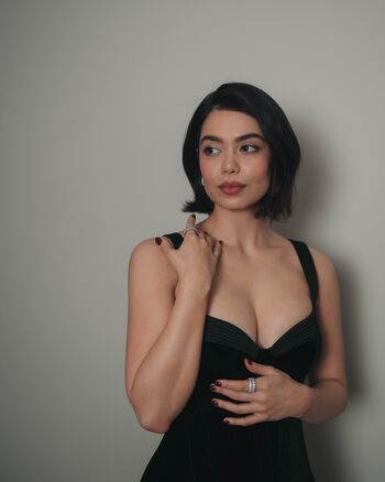 🔥 Auli i cravalho leaked private photo uncensored full