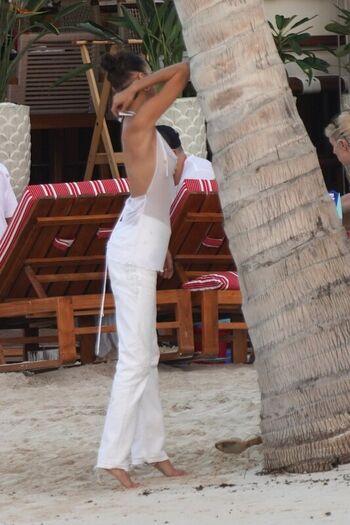🔥 Bella hadid leaked private photo uncensored full