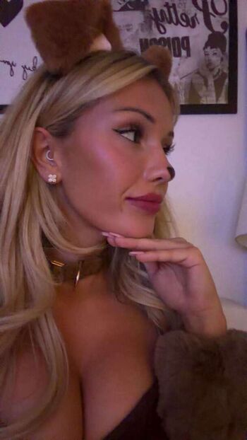 🔥 Breckie hill leaked private photo uncensored full