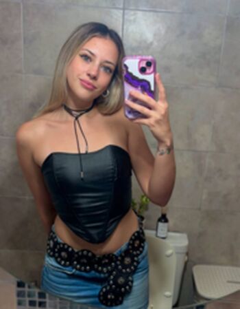 🔥 Chloeecarterxo leaked private photo uncensored full