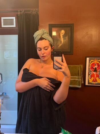 🔥 Erinmhk page leaked private photo uncensored full