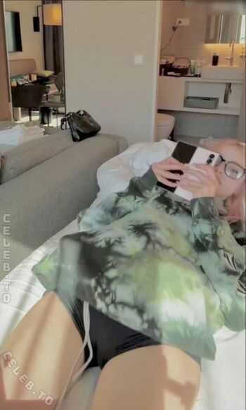 🔥 Honeypuu leaked private photo uncensored full