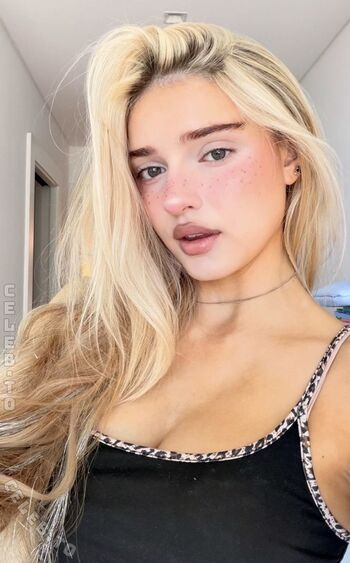 🔥 Honeypuu leaked private photo uncensored full