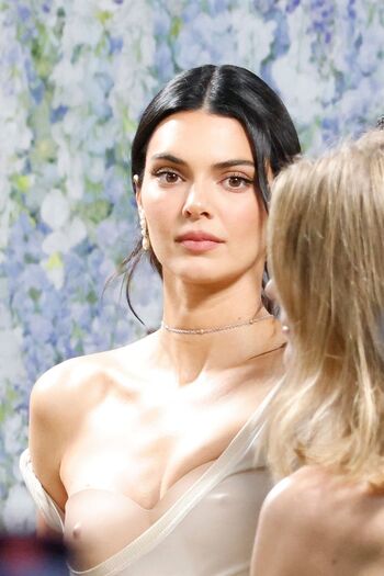 🔥 Kendall jenner  page leaked private photo uncensored full