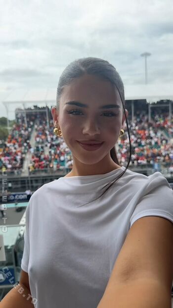 Full leaked Leah halton page private onlyfans photo