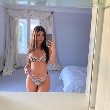Full leaked Leah halton page private onlyfans photo
