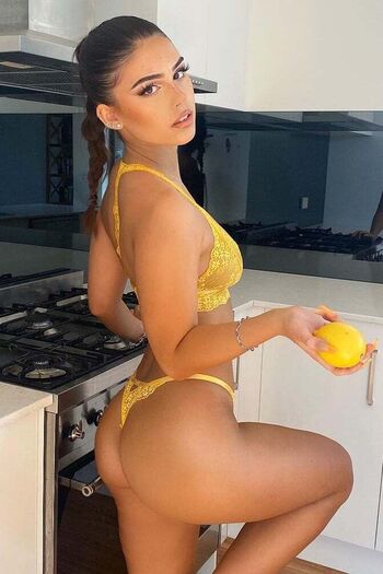 Full leaked Leah halton page private onlyfans photo