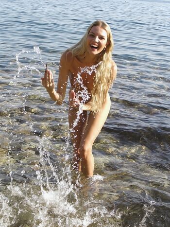🔥 Lithuanian girls leaked private photo uncensored full