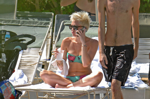 🔥 Miley cyrus page leaked private photo uncensored full