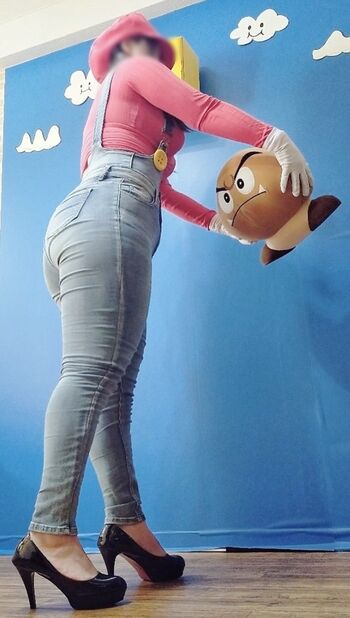 Nene_booty