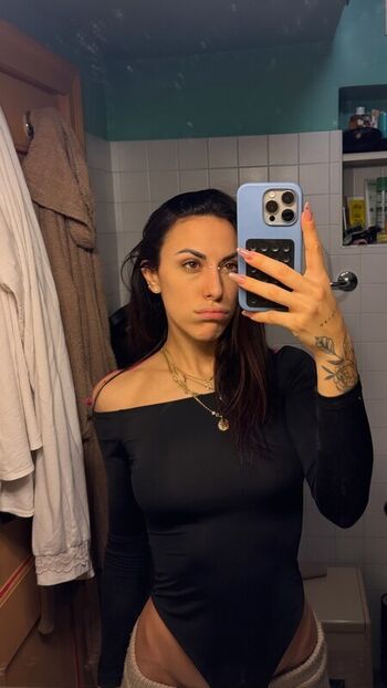 🔥 Roberta lazzerini leaked private photo uncensored full