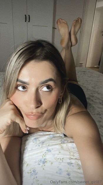 🔥 Sweet girl leaked private photo uncensored full