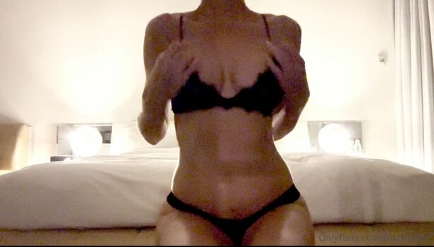 🔥 Tricia helfer leaked private photo uncensored full